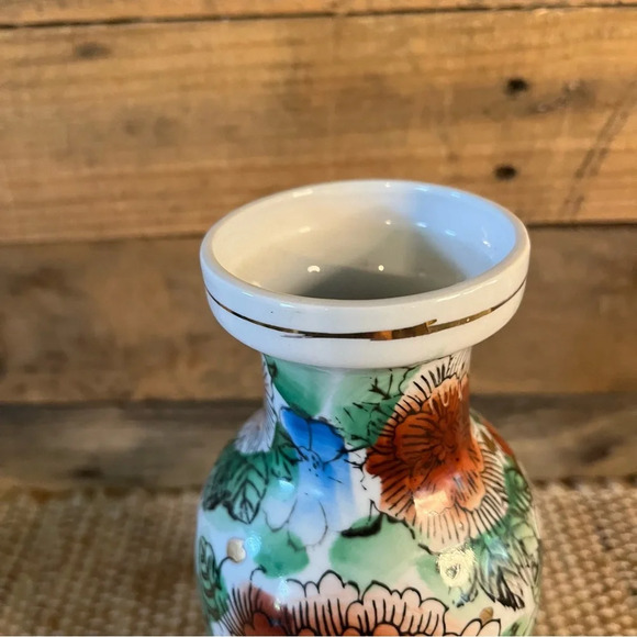 Small Floral‎ Vase - Picture 5 of 6